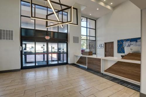 holiday inn express and suites branson 76 central