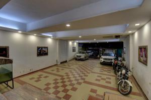 Hotel Galaxy Inn,,3 star