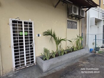 jade guesthouse