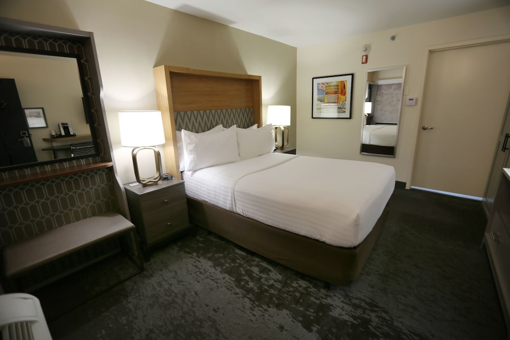 holiday inn north shore skokie