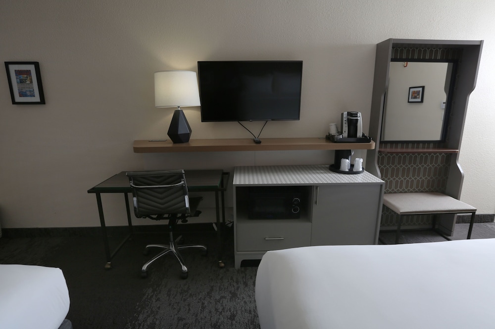 holiday inn north shore skokie