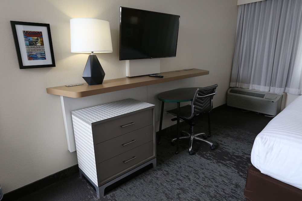 holiday inn north shore skokie