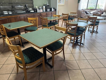 oyo hotel harriman near i 40