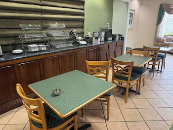 oyo hotel harriman near i 40