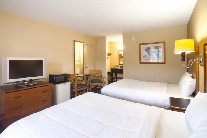 oyo hotel harriman near i 40