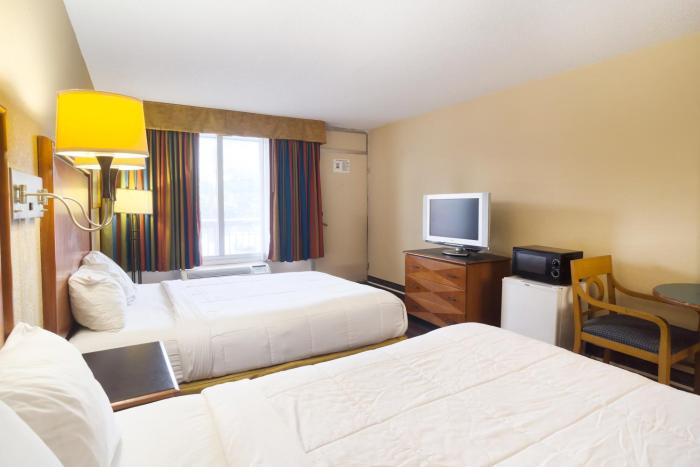 oyo hotel harriman near i 40