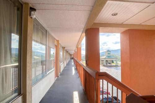 oyo hotel harriman near i 40