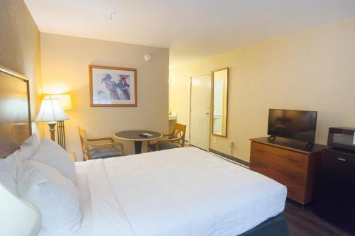 oyo hotel harriman near i 40