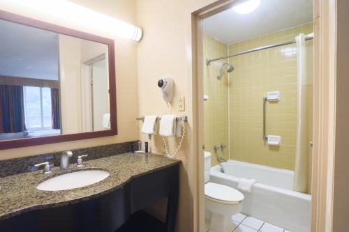 oyo hotel harriman near i 40