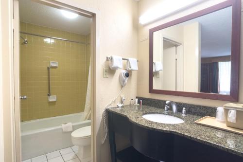oyo hotel harriman near i 40