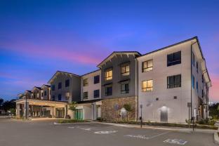 cambria hotel and suites
