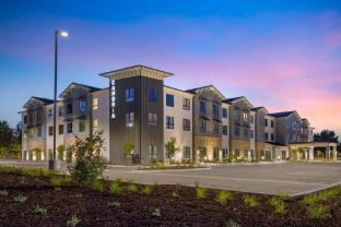 cambria hotel and suites