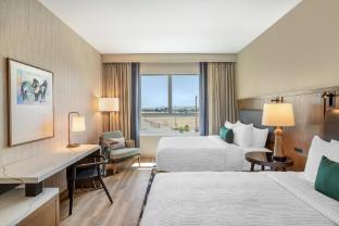 cambria hotel and suites