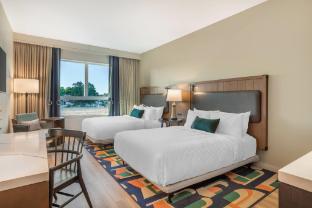 cambria hotel and suites