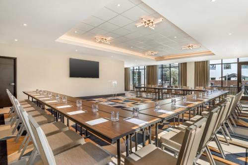 cambria hotel and suites