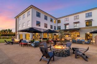 cambria hotel and suites