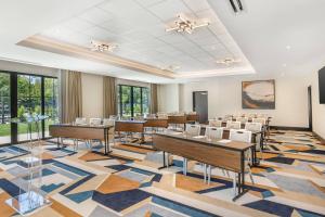 cambria hotel and suites