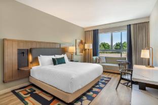cambria hotel and suites