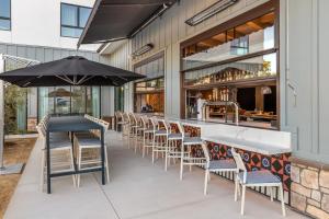 cambria hotel and suites