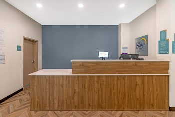 Sleep Inn & Suites,,3 star