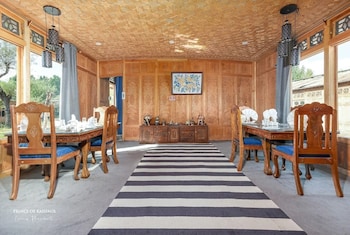 Prince Of Kashmir Luxury Houseboat,,4 star