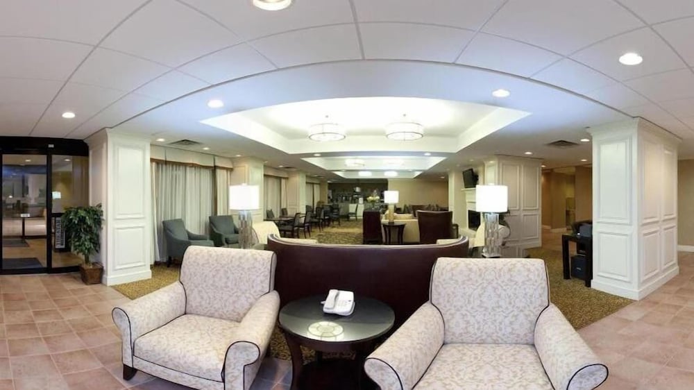 holiday inn express indianapolis airport by ihg