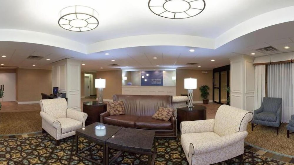 holiday inn express indianapolis airport by ihg
