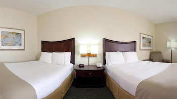 holiday inn express indianapolis airport by ihg