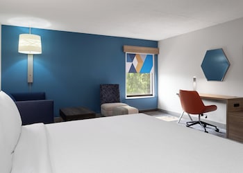 holiday inn express indianapolis airport by ihg