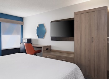 holiday inn express indianapolis airport by ihg