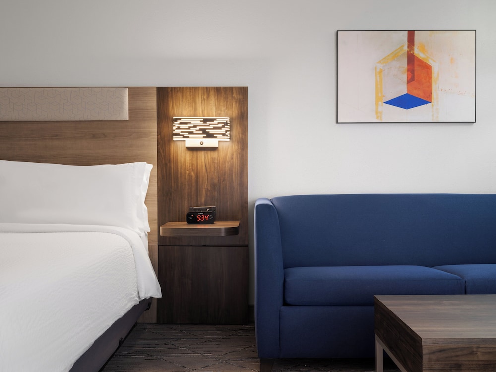 holiday inn express indianapolis airport by ihg