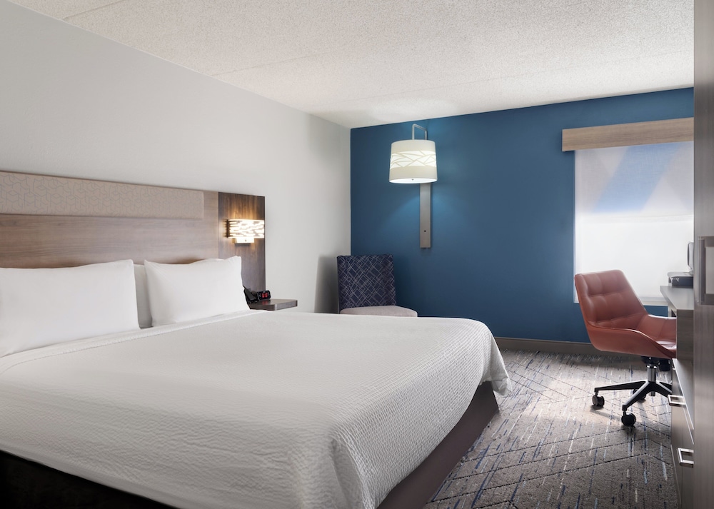 holiday inn express indianapolis airport by ihg
