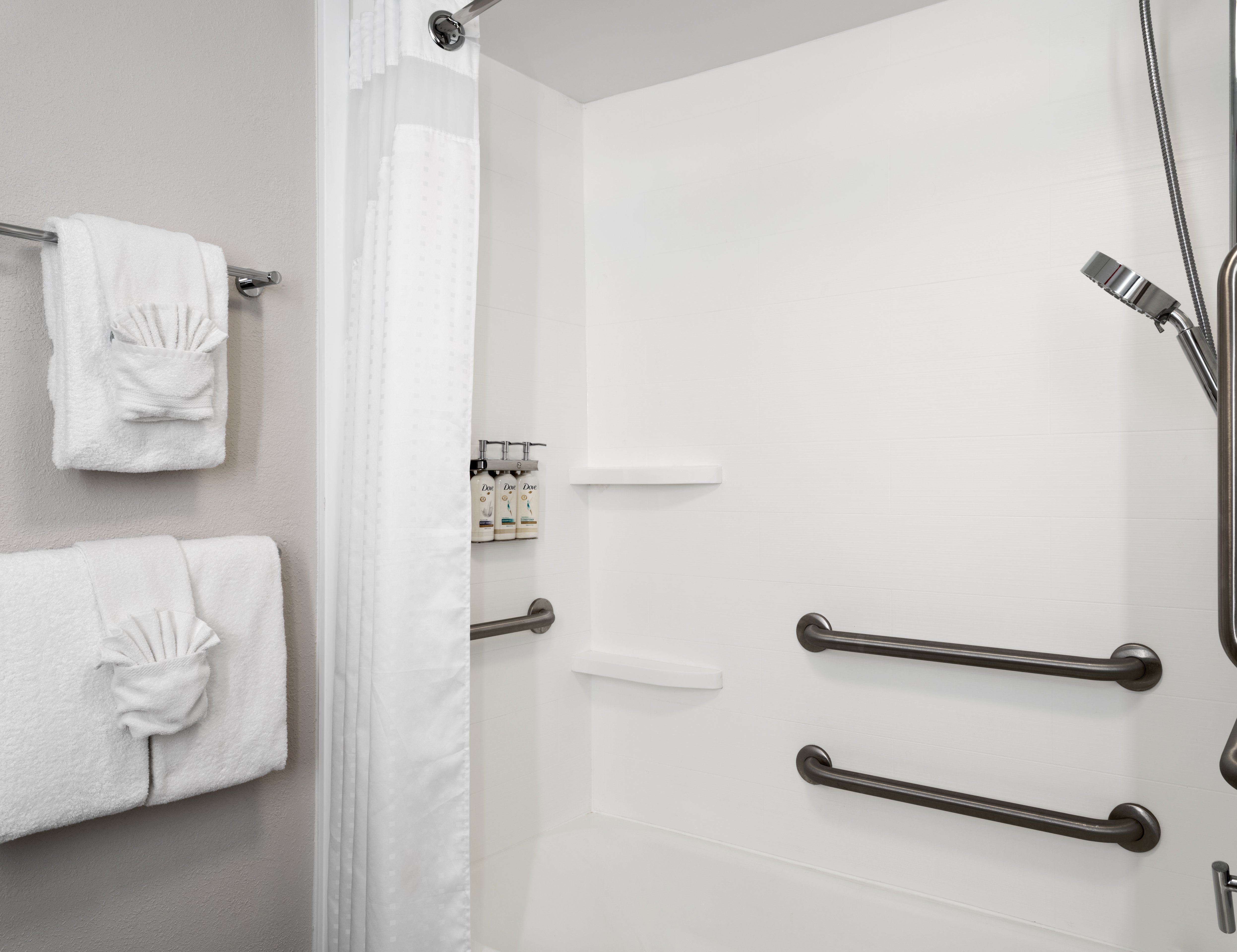 holiday inn express indianapolis airport by ihg