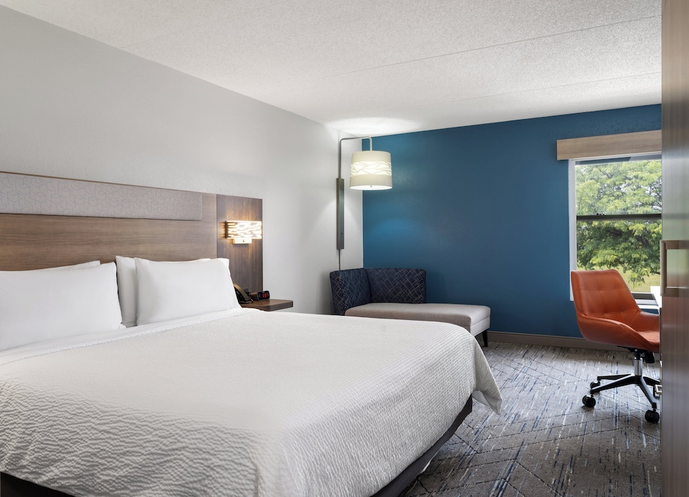 holiday inn express indianapolis airport by ihg