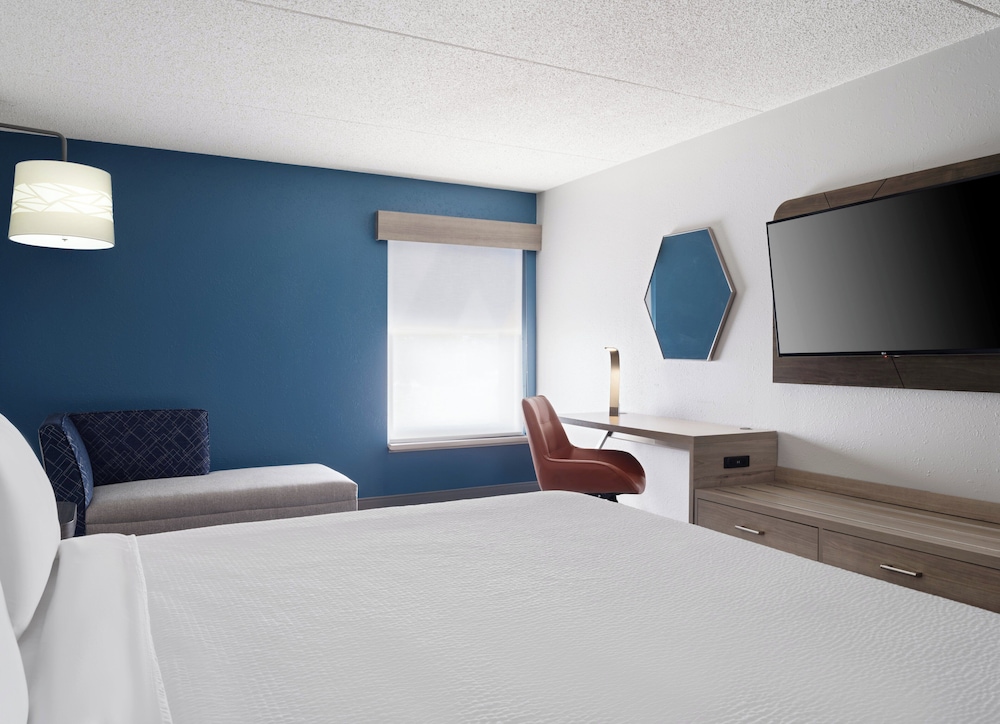 holiday inn express indianapolis airport by ihg