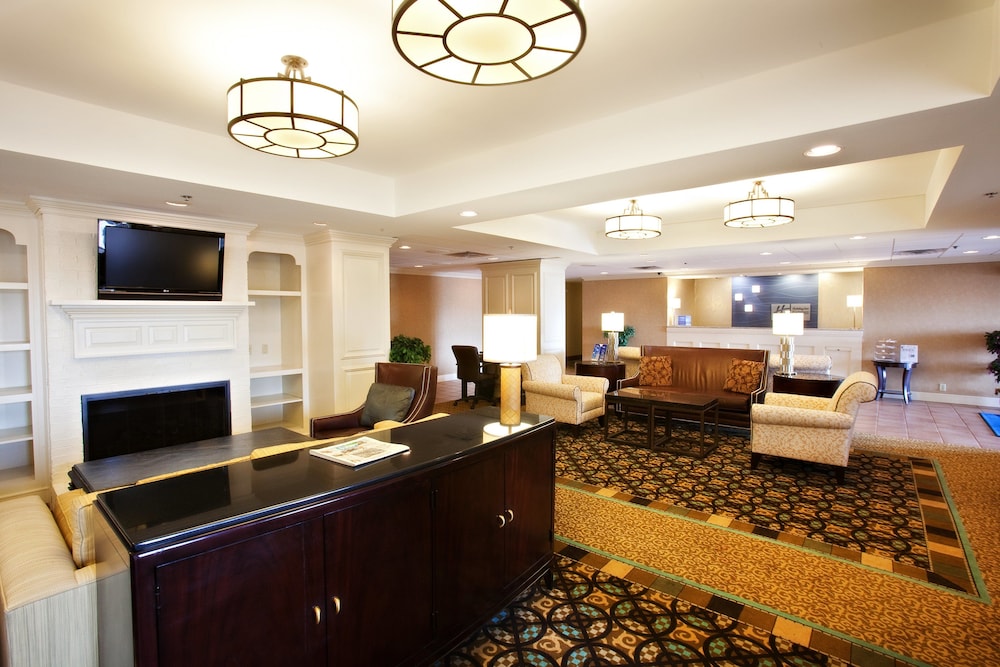 holiday inn express indianapolis airport by ihg