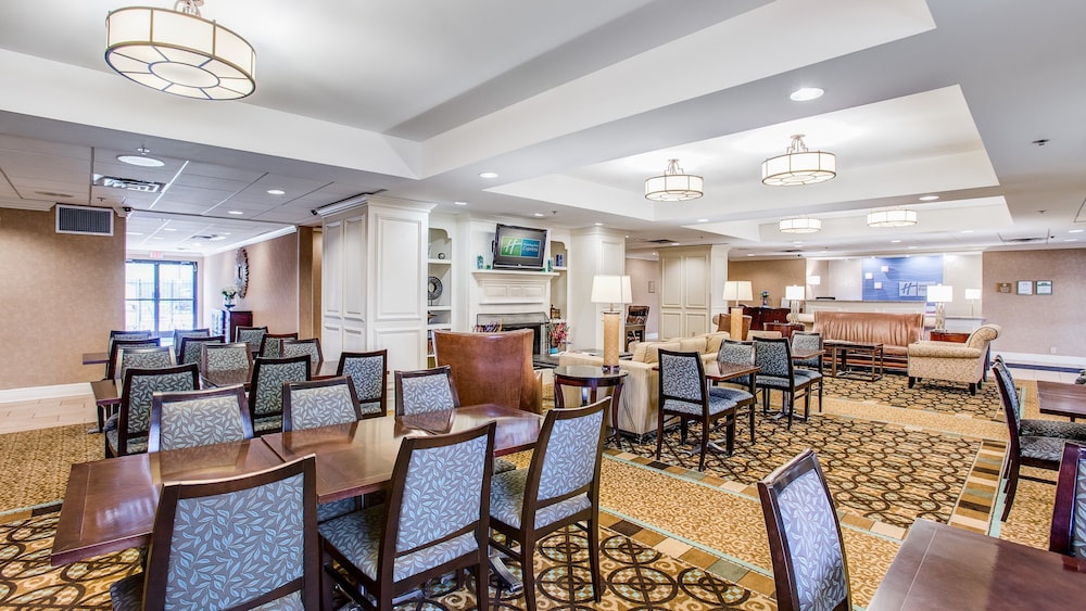 holiday inn express indianapolis airport by ihg