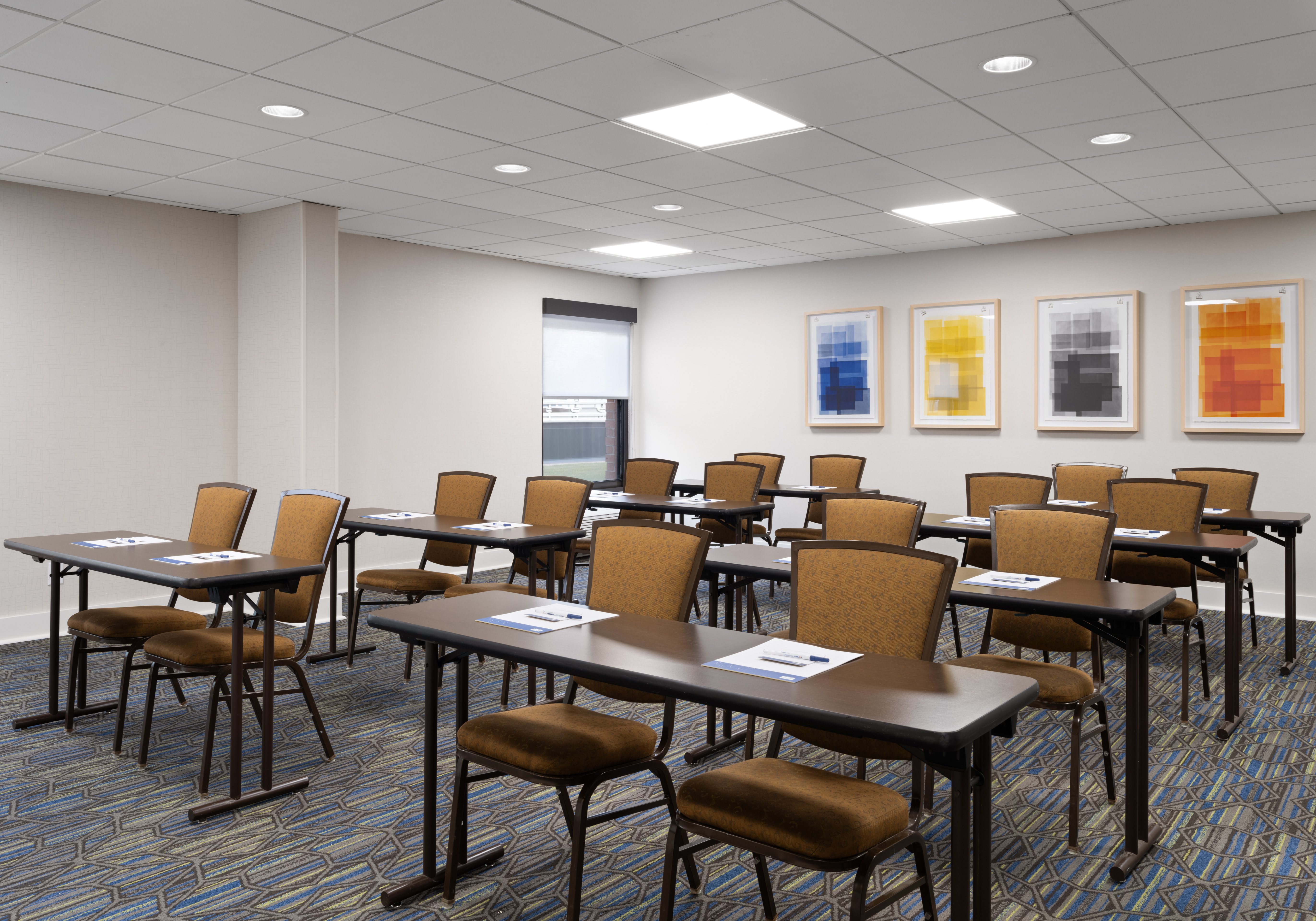 holiday inn express indianapolis airport by ihg