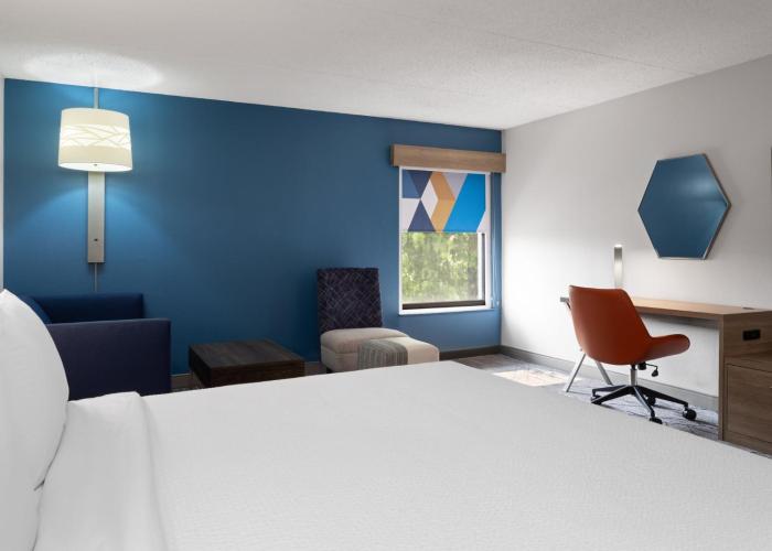holiday inn express indianapolis airport by ihg