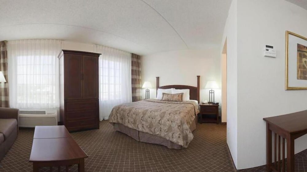 staybridge suites indianapolis airport by ihg