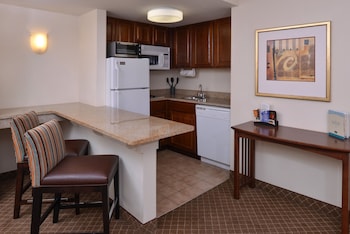 Staybridge Suites Indianapolis-Airport By Ihg,Indiana>>Beech Grove,3 star