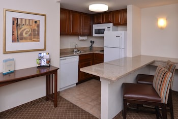 Staybridge Suites Indianapolis-Airport By Ihg,Indiana>>Beech Grove,3 star