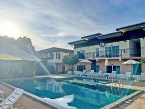 anyavee chom by the sea