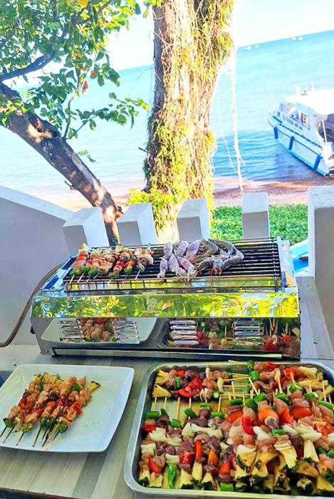 anyavee chom by the sea