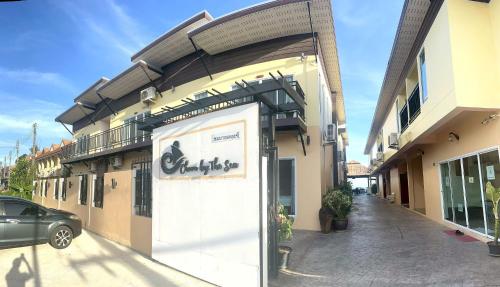 anyavee chom by the sea