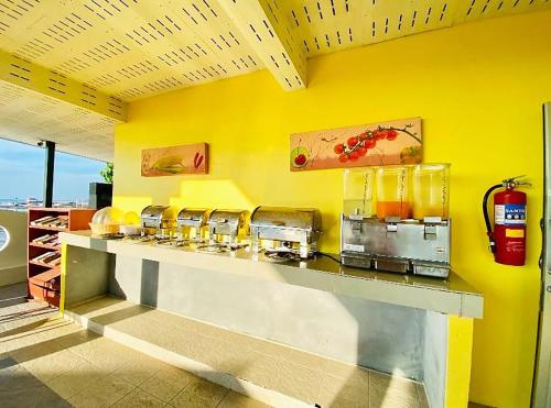 anyavee chom by the sea