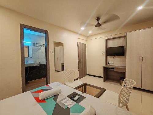 Hotel Baramati Stays,,3 star
