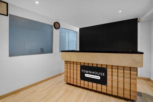 Super Townhouse Richmond Mg Road Metro Formerly Richmond Residency,,3 star