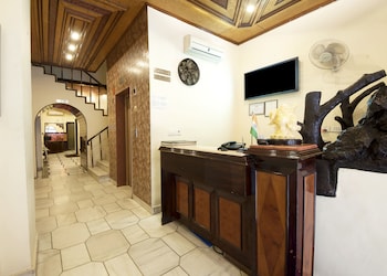 Hotel Delhi Darbar,,3 star