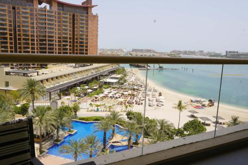 royal club at palm jumeirah